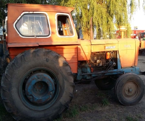 TRACTOR FIAT 700E